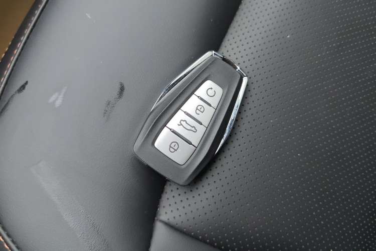 Used Geely Auto Haoyue L 2024 2.0T DCT Prestige Version Vehicle Key