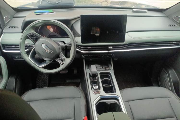 Used Geely Auto Haoyue L 2024 2.0T DCT Prestige Version Center Console
