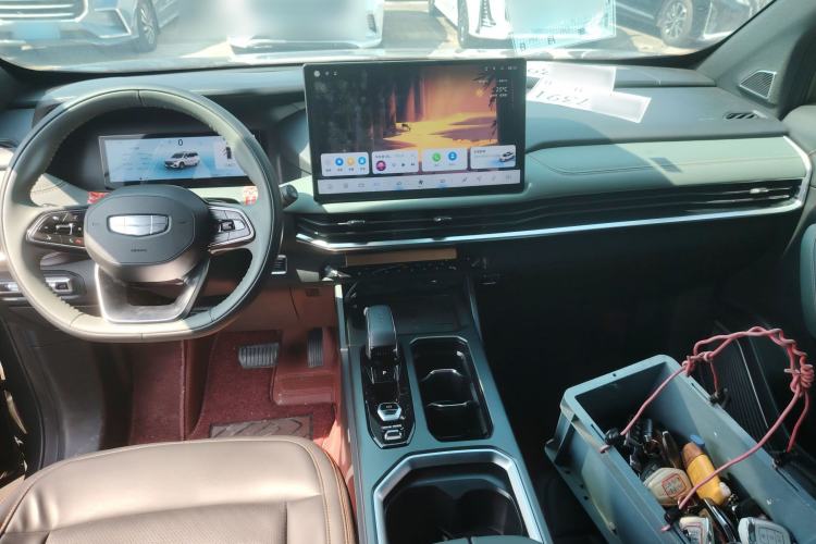 Used Geely Auto Haoyue L 2024 2.0T DCT Flagship Version Interior 3