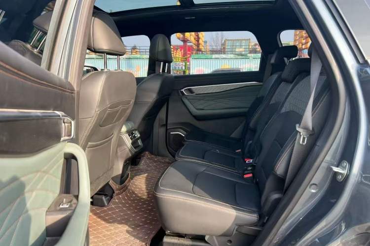 Used Geely Auto Haoyue L 2024 2.0T DCT Flagship Version Interior 4