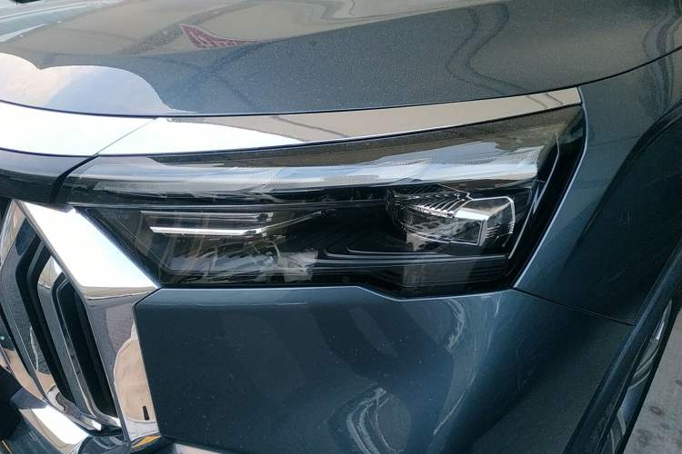 Used Geely Auto Haoyue L 2024 2.0T DCT Flagship Version Left Front Headlight