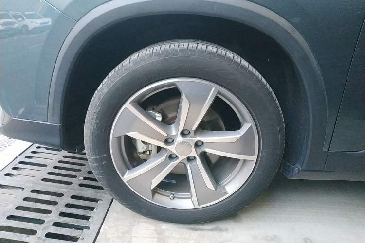 Used Geely Auto Haoyue L 2024 2.0T DCT Flagship Version Left Front Wheel Hub