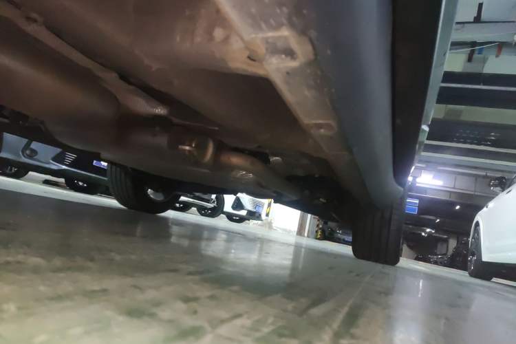 Used Geely Auto Haoyue L 2024 2.0T DCT Prestige Version Left Side Sill