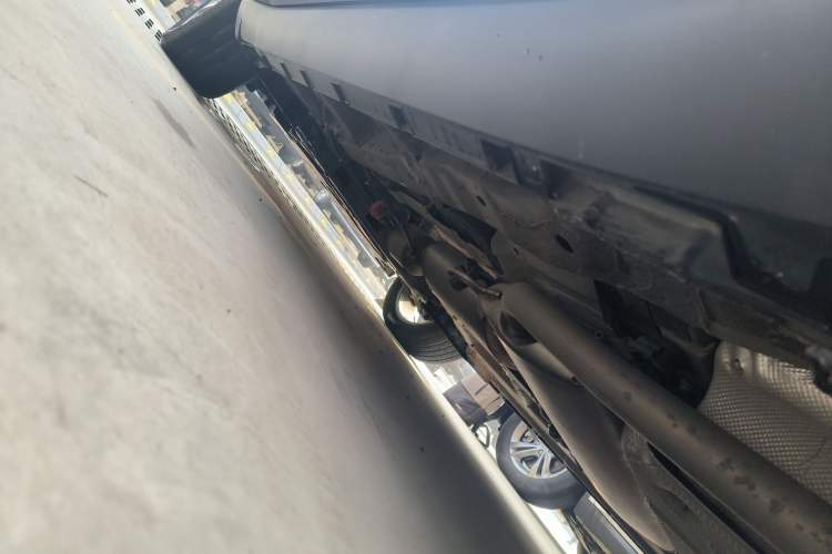 Used Geely Auto Haoyue L 2024 2.0T DCT Flagship Version Left Side Sill