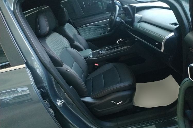 Used Geely Auto Haoyue L 2024 2.0T DCT Flagship Version Right Front Seat