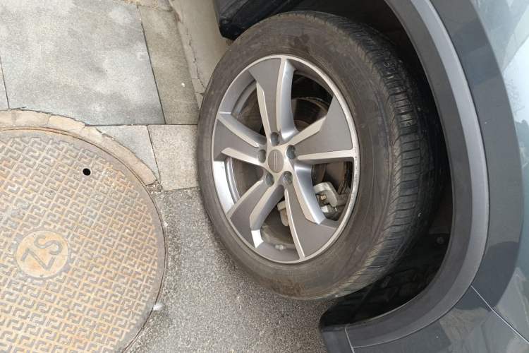 Used Geely Auto Haoyue L 2024 2.0T DCT Prestige Version Right Front Wheel Hub
