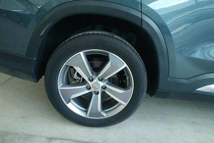 Used Geely Auto Haoyue L 2024 2.0T DCT Flagship Version Right Rear Wheel Hub