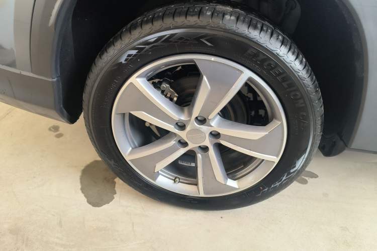 Used Geely Auto Haoyue L 2024 2.0T DCT Flagship Version Right Rear Wheel Hub