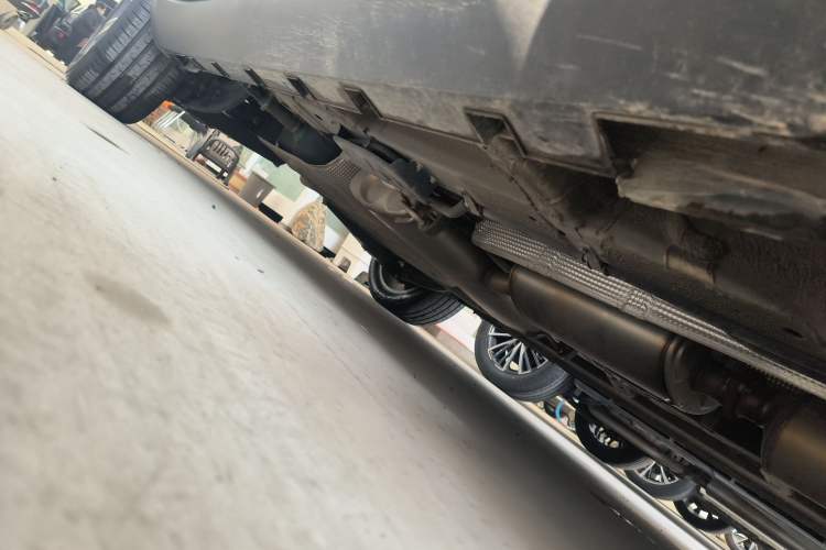 Used Geely Auto Haoyue L 2024 2.0T DCT Flagship Version Right Side Sill