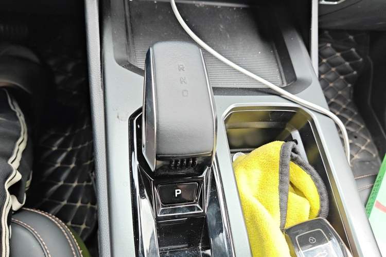 Used Geely Auto Haoyue L 2024 2.0T DCT Prestige Version Gear Lever