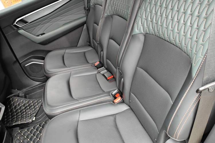 Used Geely Auto Haoyue L 2024 2.0T DCT Prestige Version Left Rear Seat