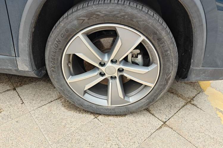Used Geely Auto Haoyue L 2024 2.0T DCT Prestige Version Right Front Wheel Hub