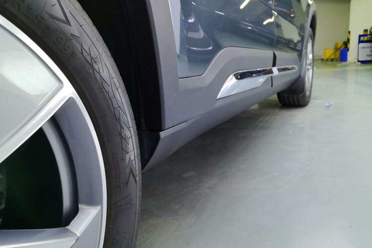Used Geely Auto Haoyue L 2024 2.0T DCT Prestige Version Right Side Sill