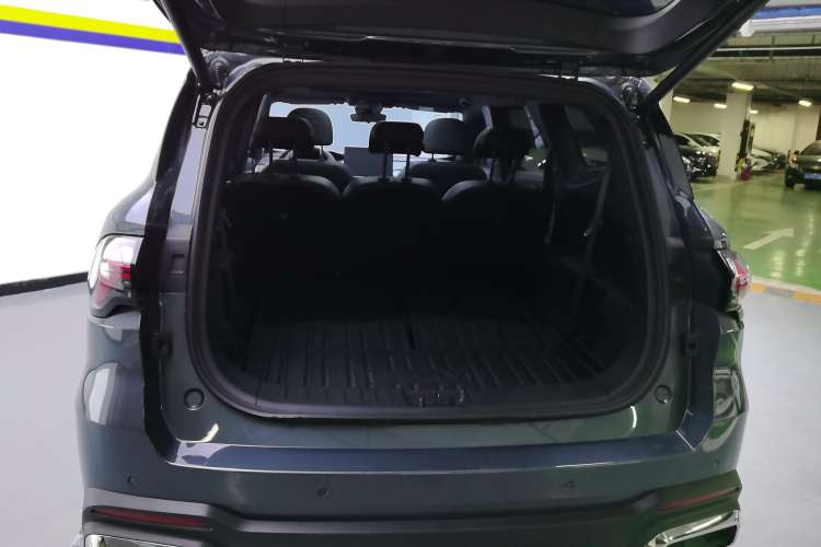 Used Geely Auto Haoyue L 2024 2.0T DCT Prestige Version Trunk