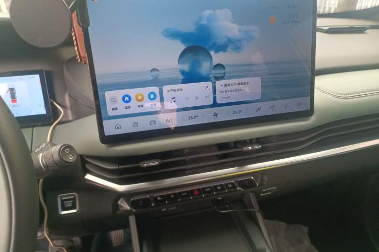 Used Geely Auto Haoyue L 2024 2.0T DCT Prestige Version Audio And AC Panel
