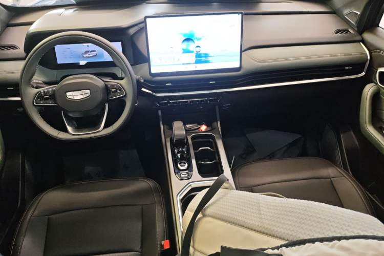 Used Geely Auto Haoyue L 2024 2.0T DCT Prestige Version Center Console