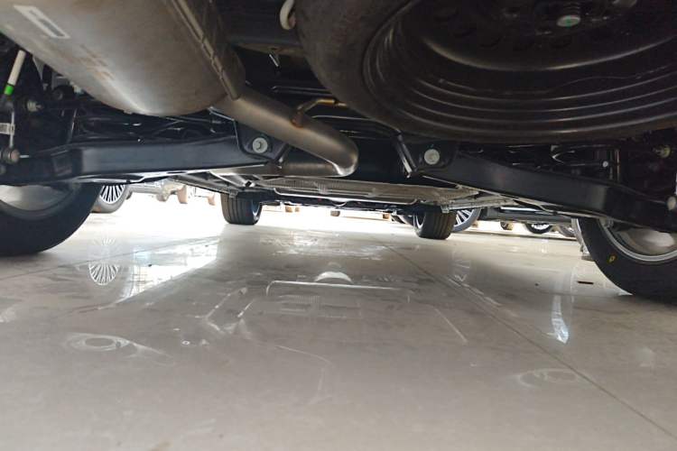 Used Geely Auto Haoyue L 2024 2.0T DCT Prestige Version Chassis Rear