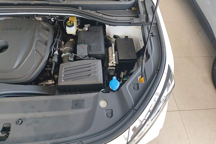 Used Geely Auto Haoyue L 2024 2.0T DCT Prestige Version Engine Bay Left