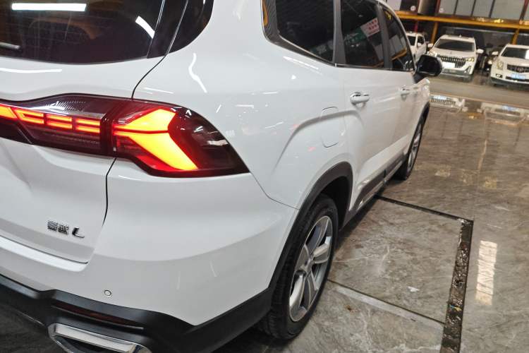 Used Geely Auto Haoyue L 2024 2.0T DCT Flagship Version Exterior 3