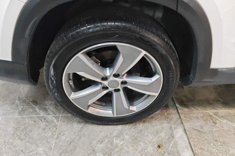 Used Geely Auto Haoyue L 2024 2.0T DCT Flagship Version Exterior 5
