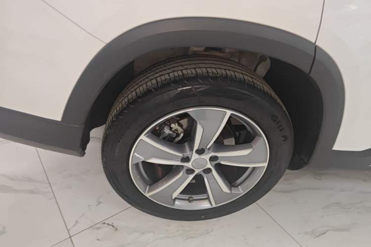 Used Geely Auto Haoyue L 2024 2.0T DCT Flagship Version Exterior 5
