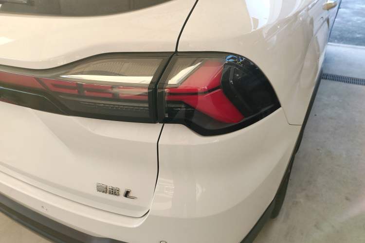 Used Geely Auto Haoyue L 2024 2.0T DCT Flagship Version Exterior 6