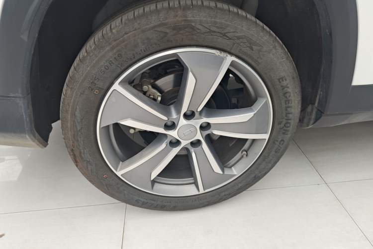 Used Geely Auto Haoyue L 2024 2.0T DCT Prestige Version Exterior 8