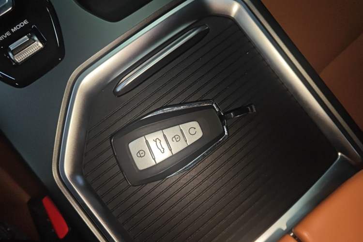 Used Geely Auto Haoyue L 2024 2.0T DCT Flagship Version Interior 1