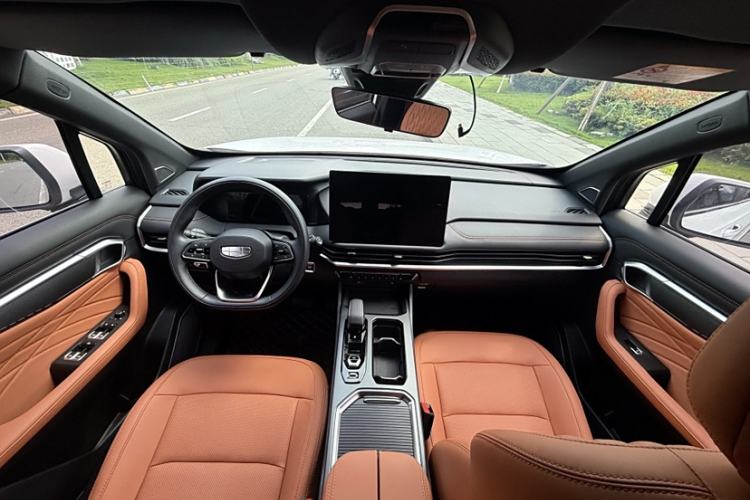 Used Geely Auto Haoyue L 2024 2.0T DCT Flagship Version Interior 1