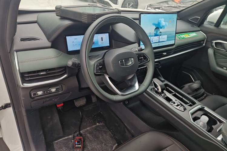 Used Geely Auto Haoyue L 2024 2.0T DCT Prestige Version Interior 2