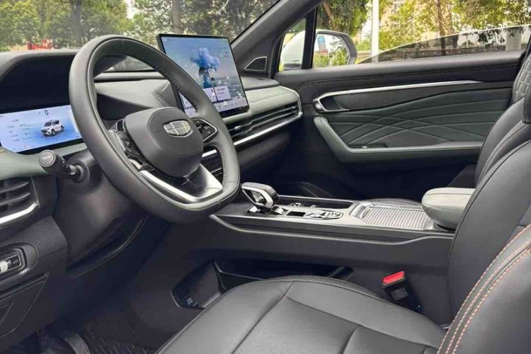 Used Geely Auto Haoyue L 2024 2.0T DCT Prestige Version Interior 2