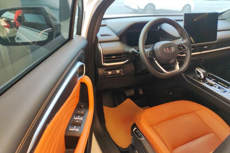 Used Geely Auto Haoyue L 2024 2.0T DCT Flagship Version Interior 3