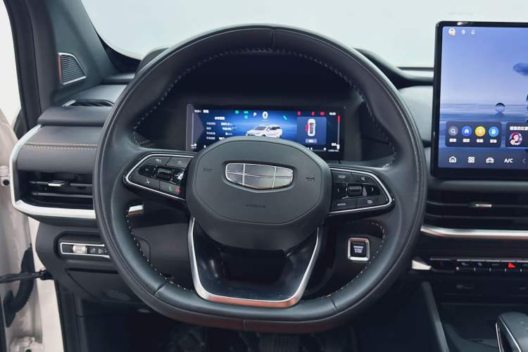 Used Geely Auto Haoyue L 2024 2.0T DCT Flagship Version Interior 3