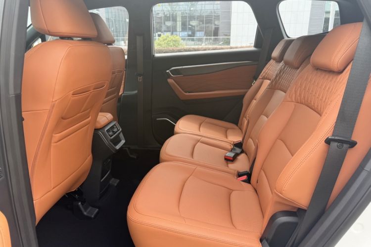 Used Geely Auto Haoyue L 2024 2.0T DCT Flagship Version Interior 3