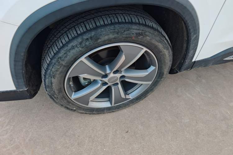 Used Geely Auto Haoyue L 2024 2.0T DCT Flagship Version Left Front Wheel Hub