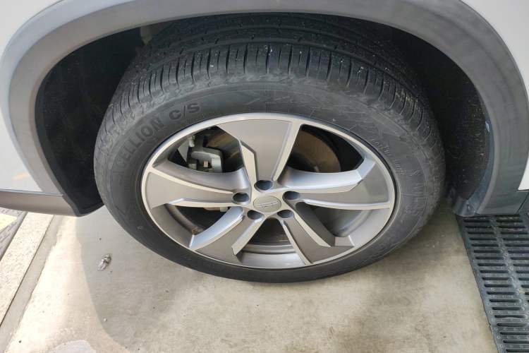 Used Geely Auto Haoyue L 2024 2.0T DCT Flagship Version Left Front Wheel Hub