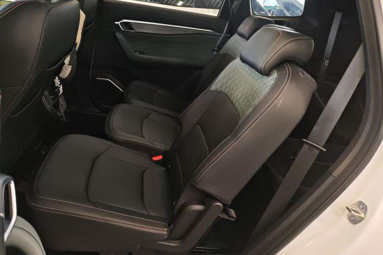 Used Geely Auto Haoyue L 2024 2.0T DCT Prestige Version Left Rear Seat