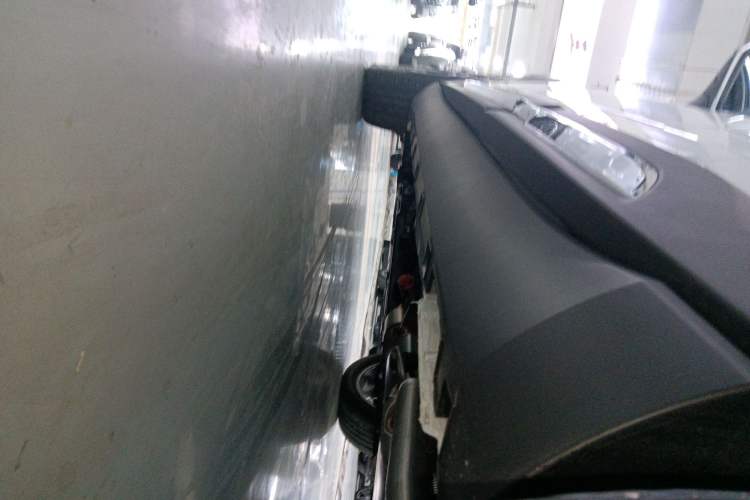 Used Geely Auto Haoyue L 2024 2.0T DCT Prestige Version Left Side Sill