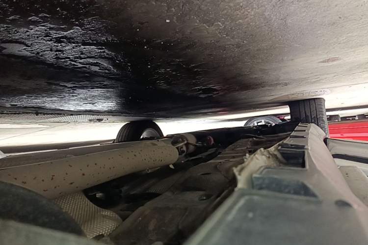 Used Geely Auto Haoyue L 2024 2.0T DCT Prestige Version Left Side Sill