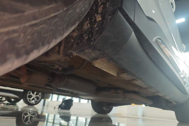 Used Geely Auto Haoyue L 2024 2.0T DCT Prestige Version Left Side Sill