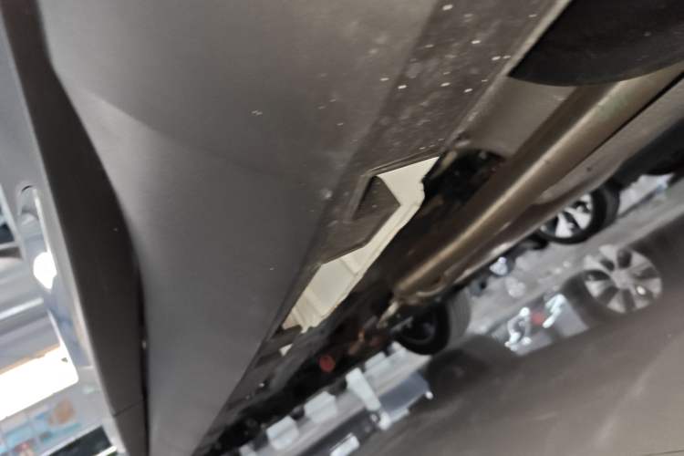 Used Geely Auto Haoyue L 2024 2.0T DCT Prestige Version Left Side Sill