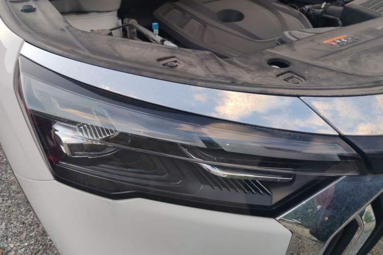Used Geely Auto Haoyue L 2024 2.0T DCT Flagship Version Right Front Headlight