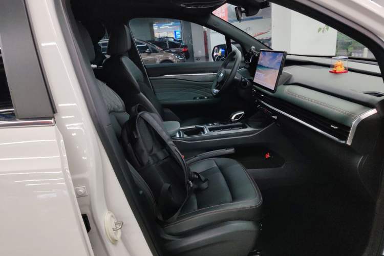 Used Geely Auto Haoyue L 2024 2.0T DCT Prestige Version Right Front Seat