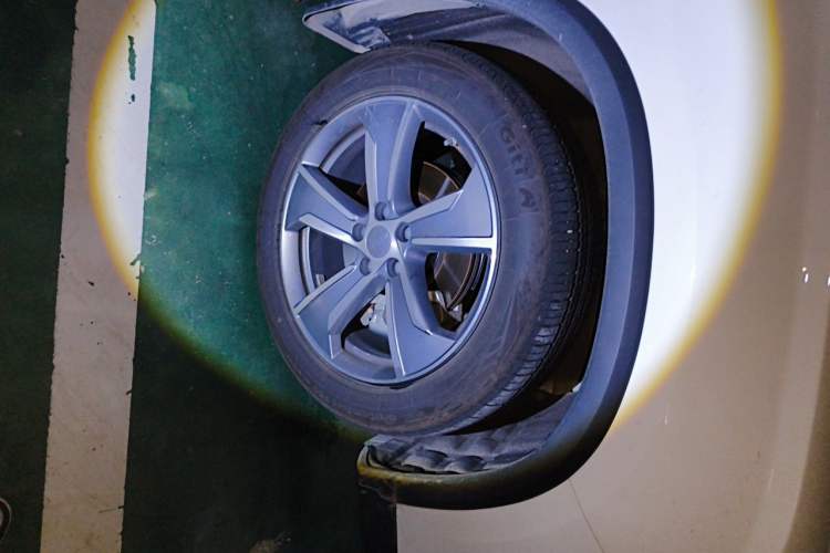 Used Geely Auto Haoyue L 2024 2.0T DCT Prestige Version Right Front Wheel Hub