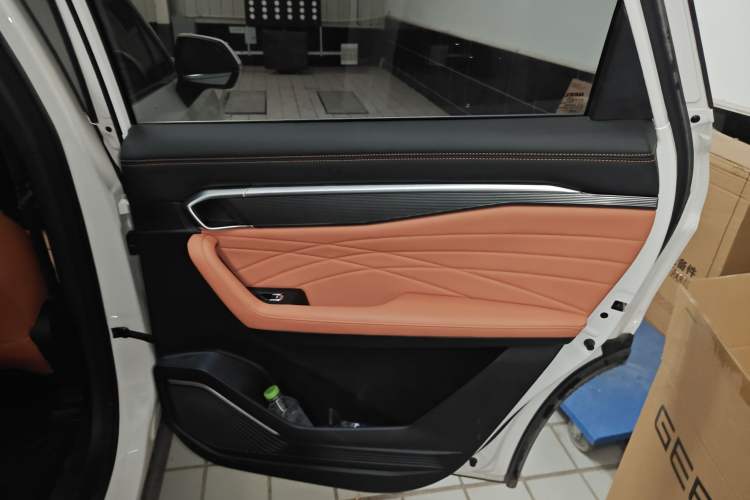 Used Geely Auto Haoyue L 2024 2.0T DCT Flagship Version Right Rear Door Interior