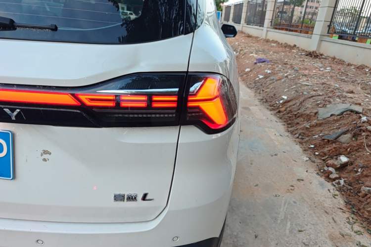 Used Geely Auto Haoyue L 2024 2.0T DCT Flagship Version Right Rear Taillight