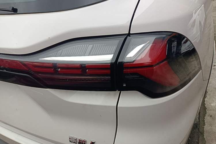 Used Geely Auto Haoyue L 2024 2.0T DCT Prestige Version Right Rear Taillight