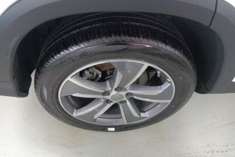 Used Geely Auto Haoyue L 2024 2.0T DCT Prestige Version Right Rear Wheel Hub
