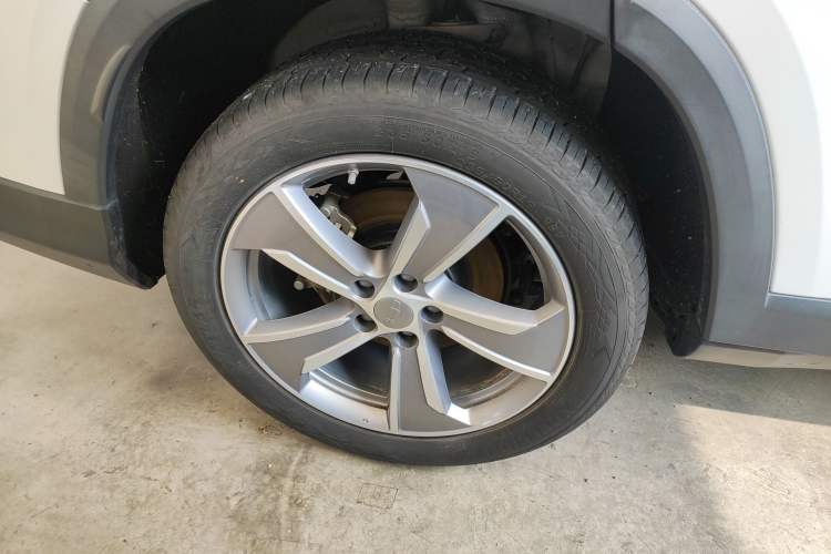 Used Geely Auto Haoyue L 2024 2.0T DCT Flagship Version Right Rear Wheel Hub