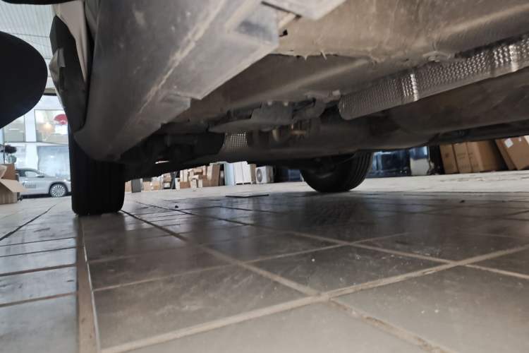 Used Geely Auto Haoyue L 2024 2.0T DCT Flagship Version Right Side Sill